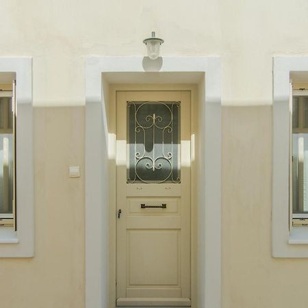 Myyellowhome Ermoupoli Exterior photo